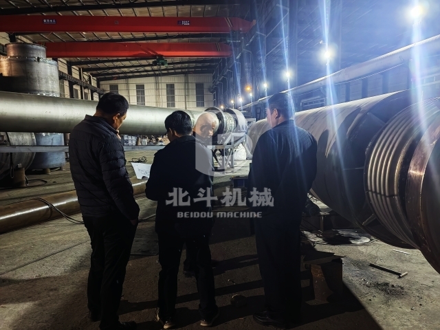 湖北客戶(hù)冬日之行,天黑前抵廠(chǎng)考察稻殼炭化爐